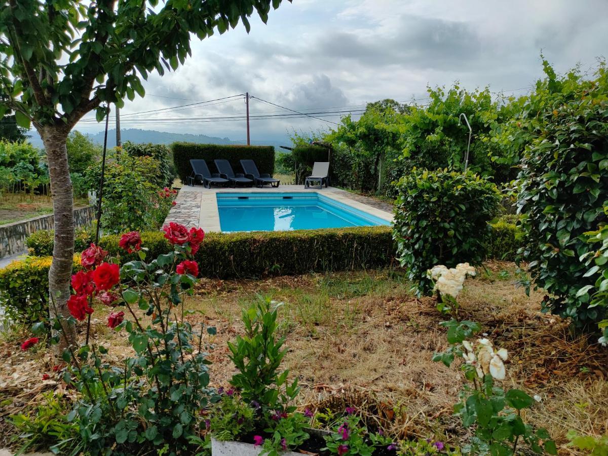 Villa Con Piscina En Panton Ribeira Sacra Galicia Ideal Para Familias Bagian luar foto